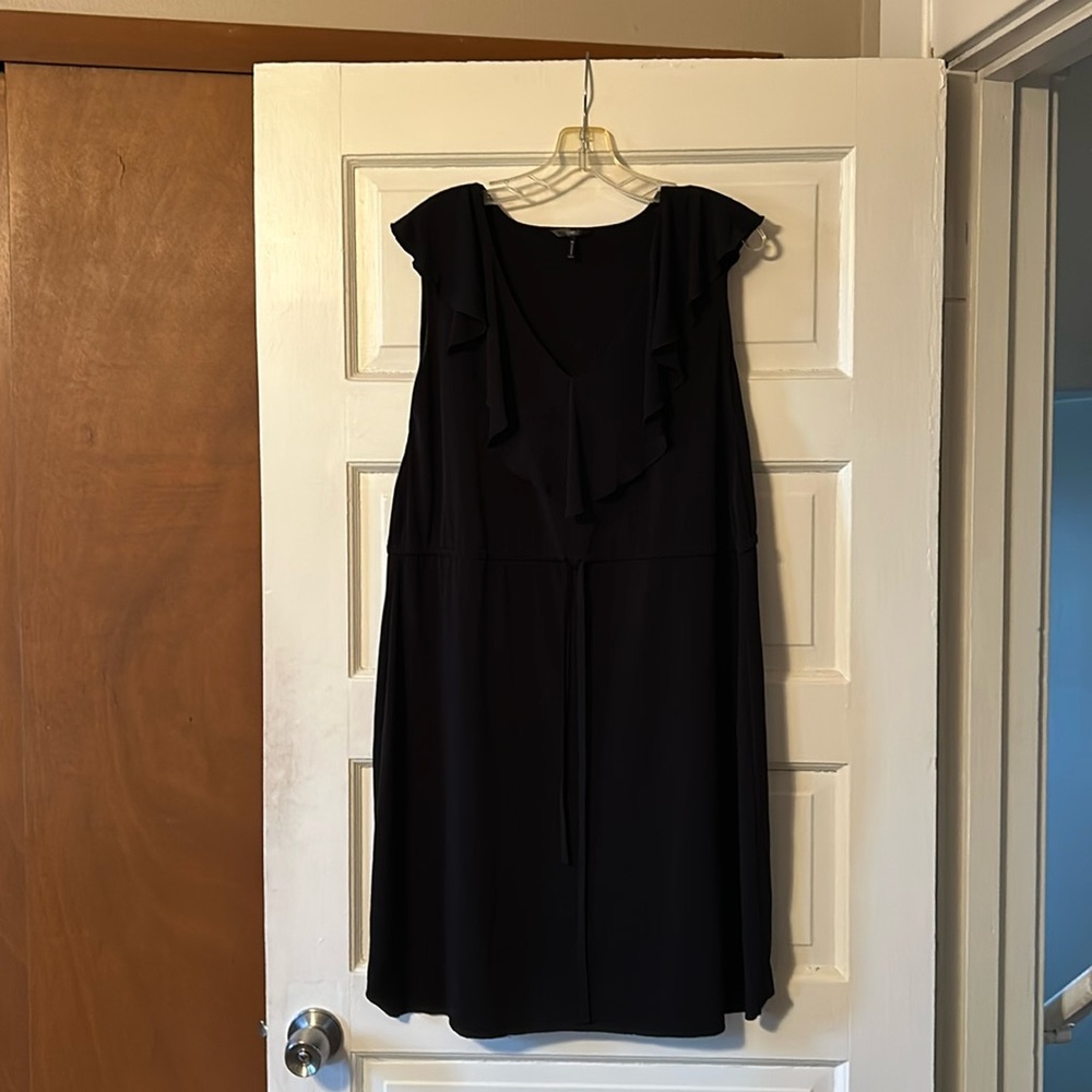 Daisy Fuentes black swim cover up, size XL with drawstring and ruffle